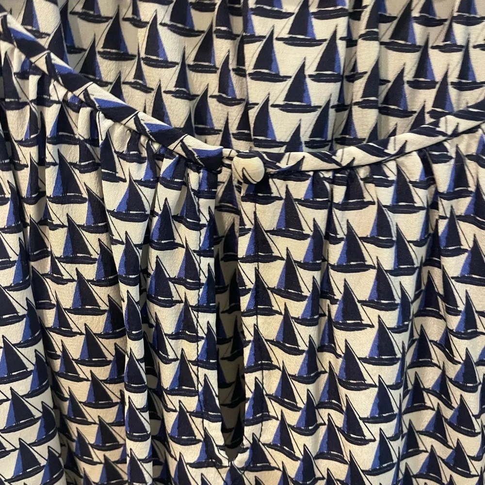 Like new Joie silk sailboat blouse. size XS - Picture 3 of 9